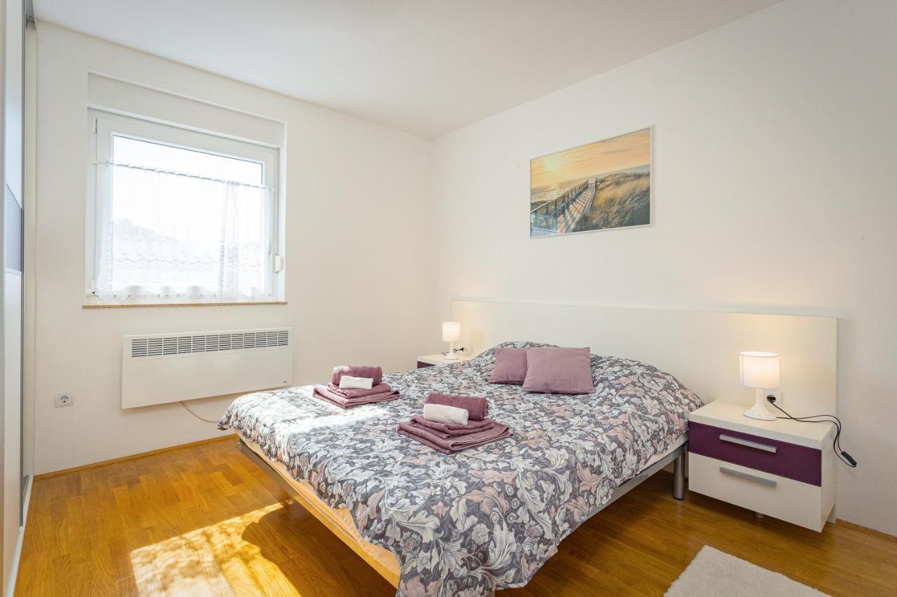 Seaside Apartment Lara Banjole Eksteriør bilde